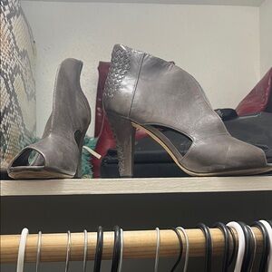 Elliott Lucca Elegant Gray Peep-Toe Heels